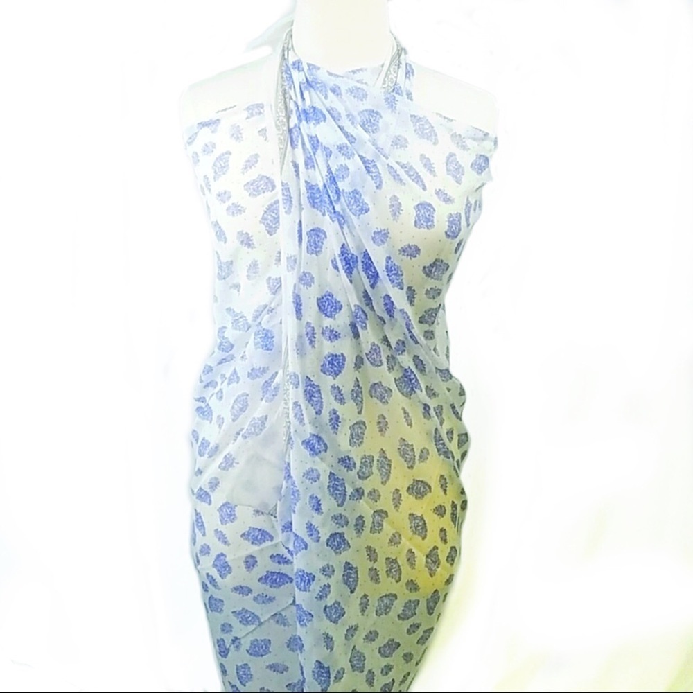 NWT Multi Purpose Beautiful Sheer Scarf
